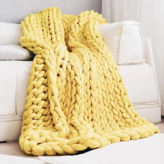 Chunky Knit Throw Blanket – Nordic Hand-Woven