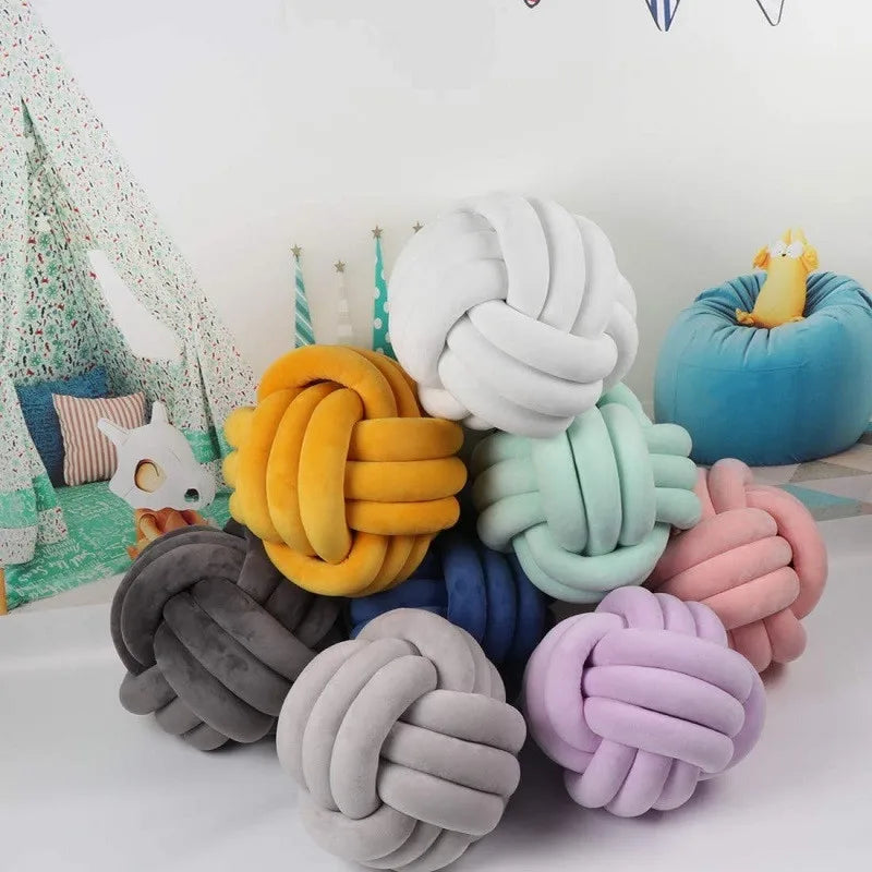 Art Décor Knot Ball  Pillow