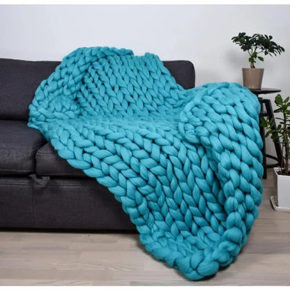 Chunky Knit Throw Blanket – Nordic Hand-Woven