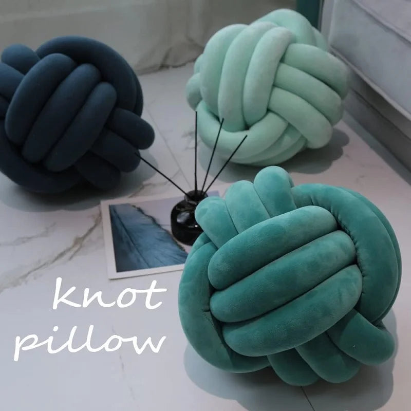 Art Décor Knot Ball  Pillow