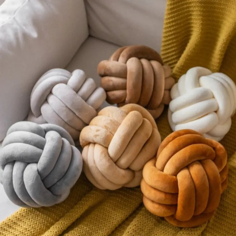 Art Décor Knot Ball  Pillow