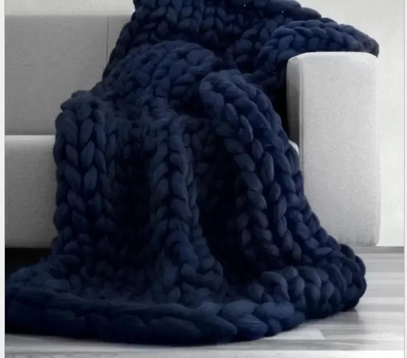Chunky Knit Throw Blanket – Nordic Hand-Woven