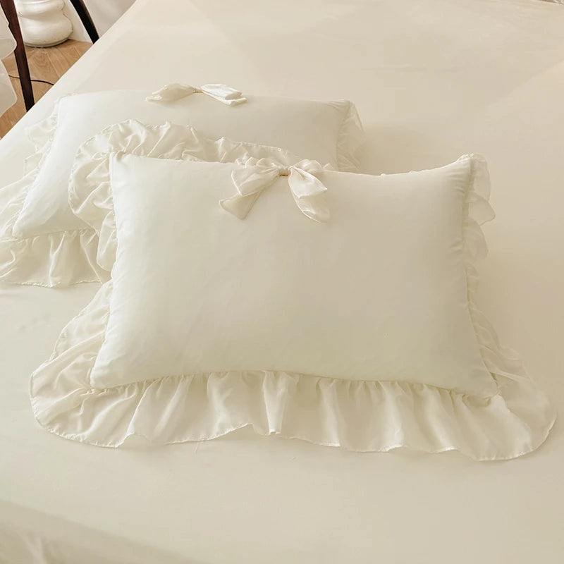 3-Piece White Ruffled Bedding Set – Soft Duvet Cover & Pillowcases