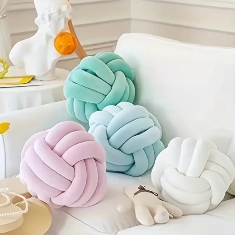 Art Décor Knot Ball  Pillow