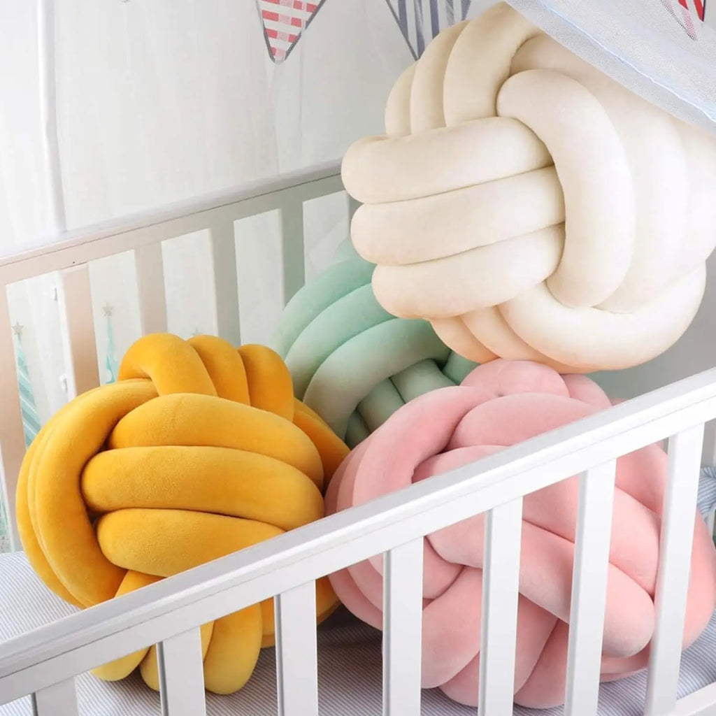 Art Décor Knot Ball  Pillow