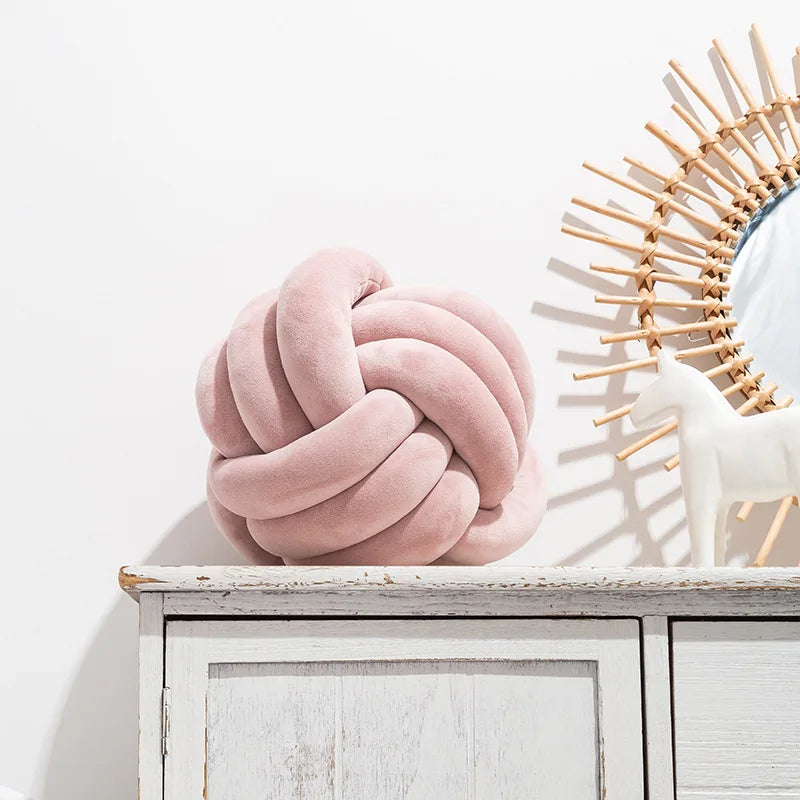Art Décor Knot Ball  Pillow